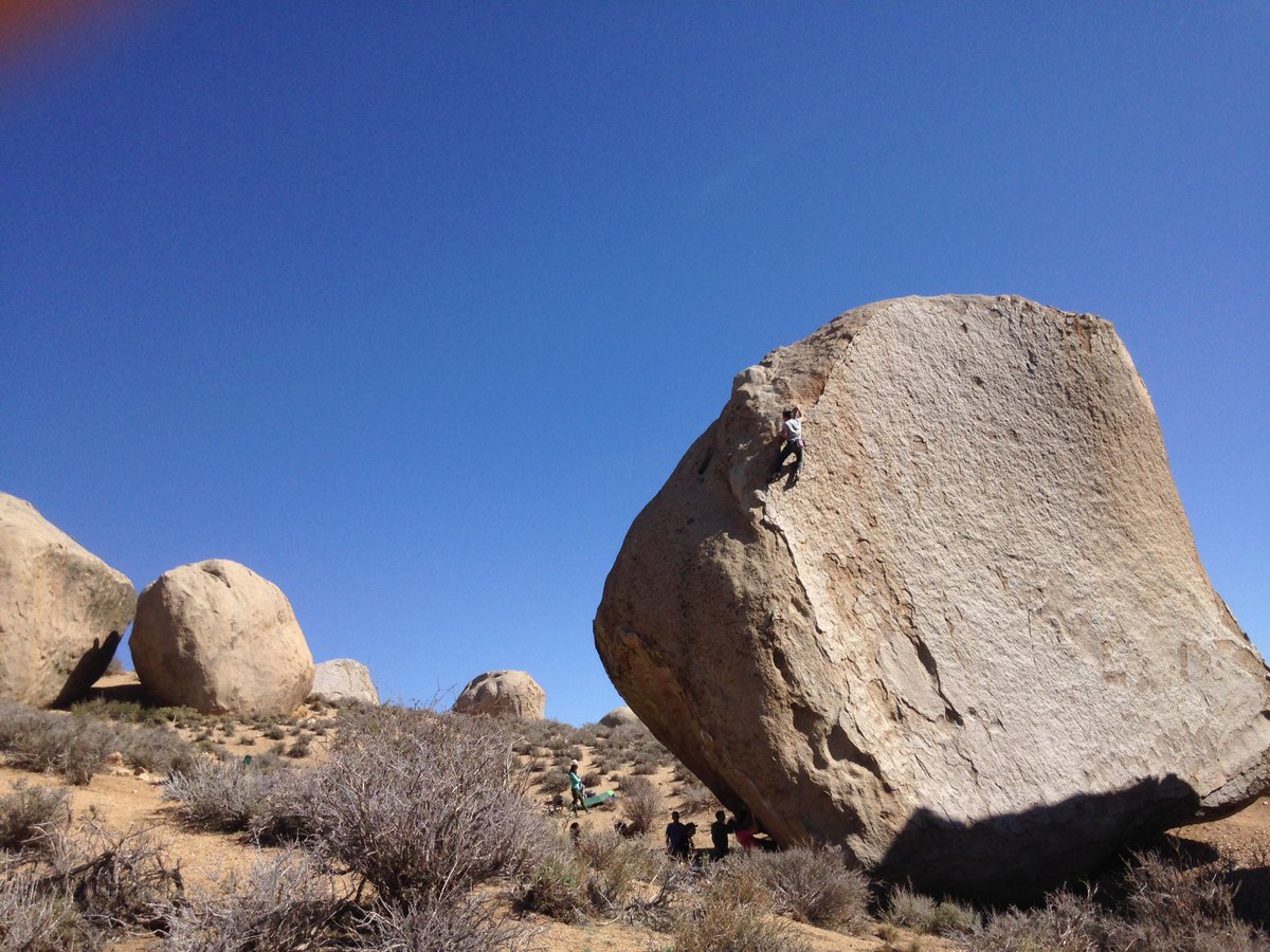 JoshiSilverman's tweet photo. We got some highball boulders over here!!! https://t.co/RFpXcNte0V