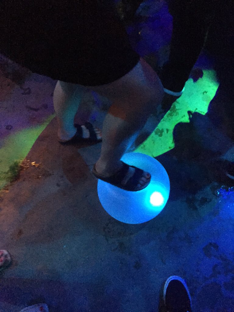 janthony_design's tweet photo. Die annoying ball #sospreadfast  #SXSW https://t.co/VLleRae92Z