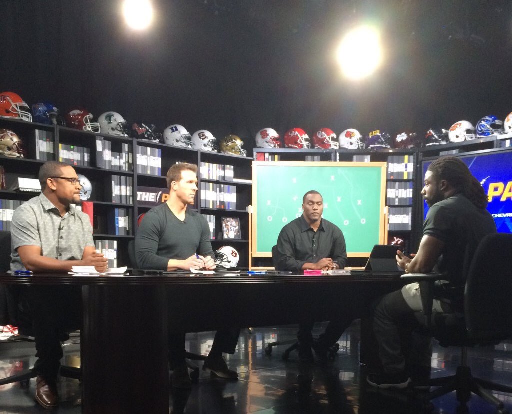 KageATL's tweet photo. Good day on the set of #ThePanel with Keith Marshall. Best of luck to @Truthh4 in the draft. https://t.co/wYrf7enNRv