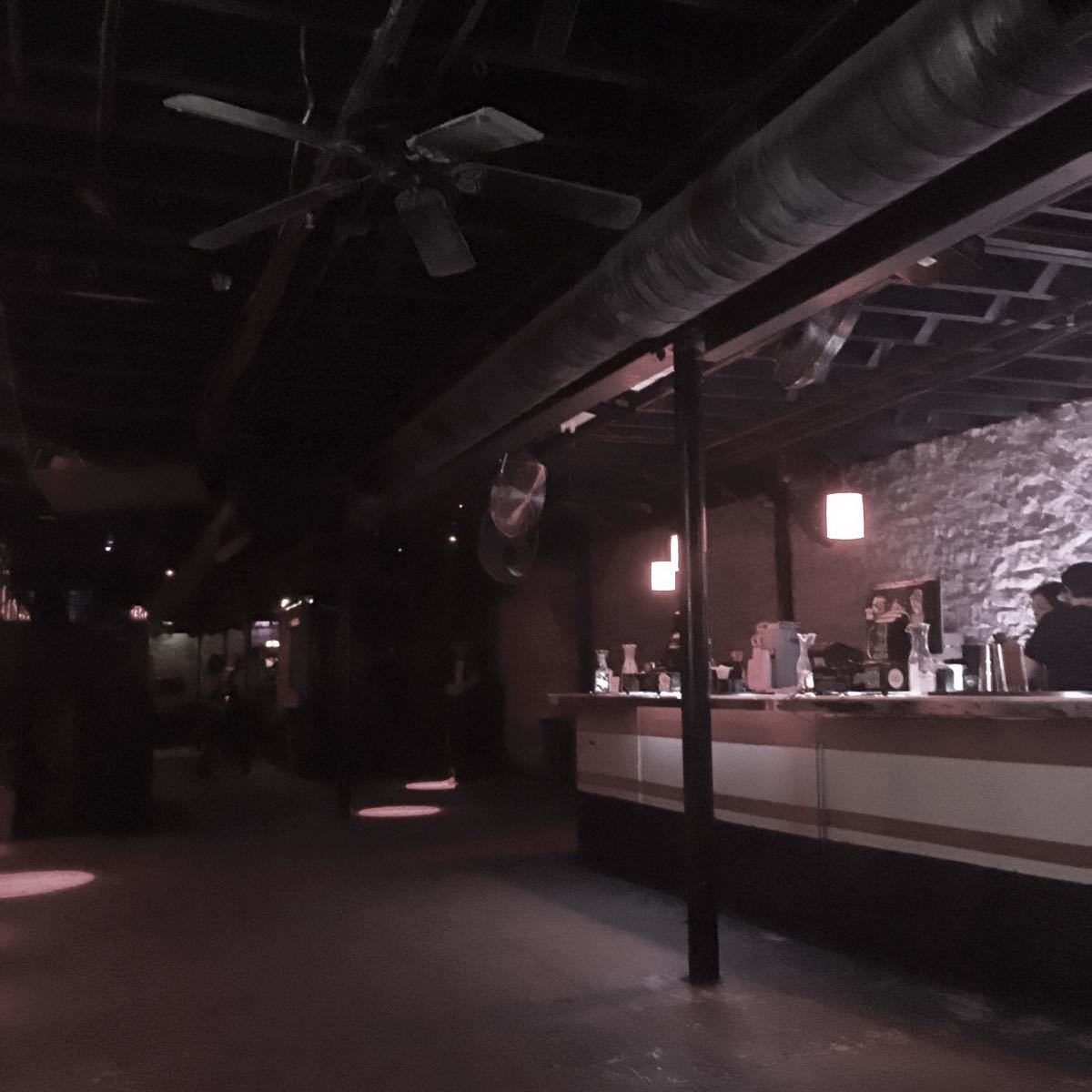 Chklte_'s tweet photo. Barcelona freeee drinks and no people hehe #bouncechat https://t.co/4cFbn0D8ih