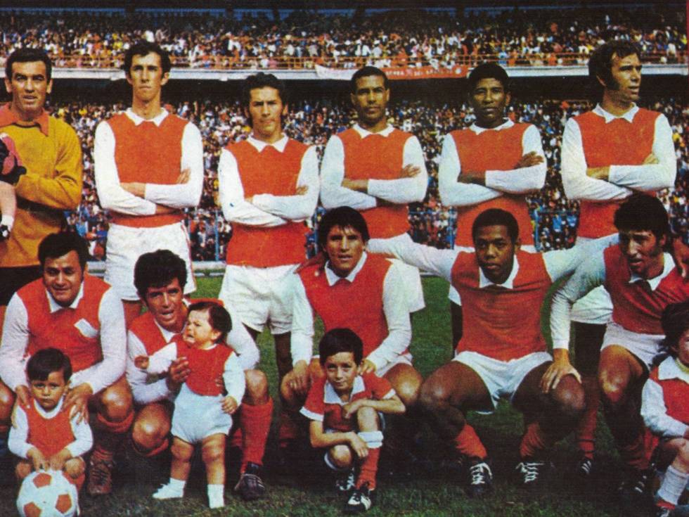 pulsodelfutbol1's tweet photo. @cesaralo @PajaritoDeIvan de que año es este Santa fe https://t.co/tSvZS4Z1rn
