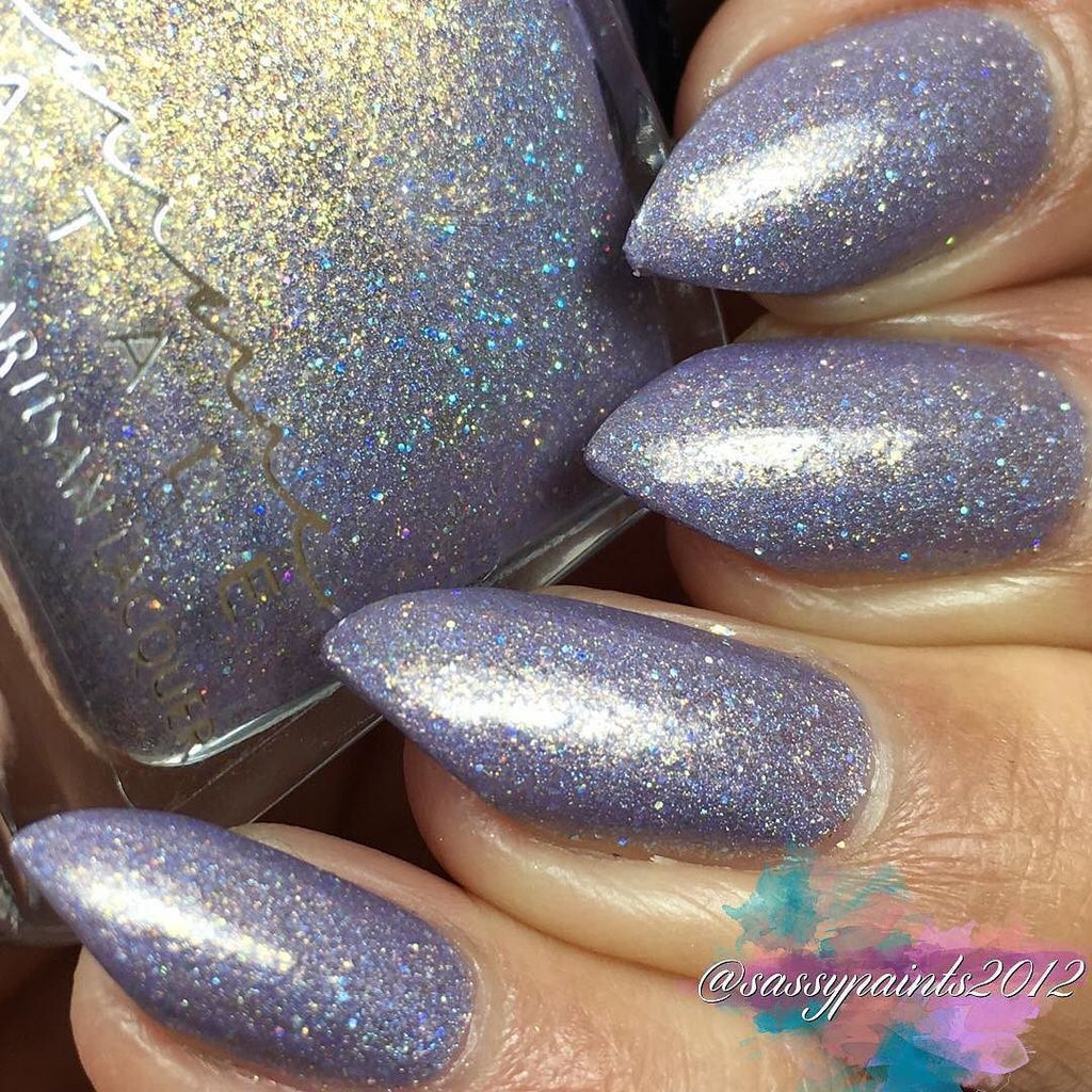 VaVaVieve13's tweet photo. @femme_fatale_cosmetics "Unicorn Treasure Trove", a January #hellaholocustoms exclusive th… https://t.co/M2VvHuJaos https://t.co/8ZzUVsU1tE