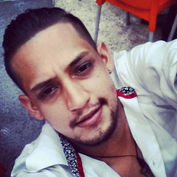 Engelberk's tweet photo. Mi mundo y mi destino lo conduaco yo tu conduse el tuyo mamon https://t.co/9hA6QtjcXW