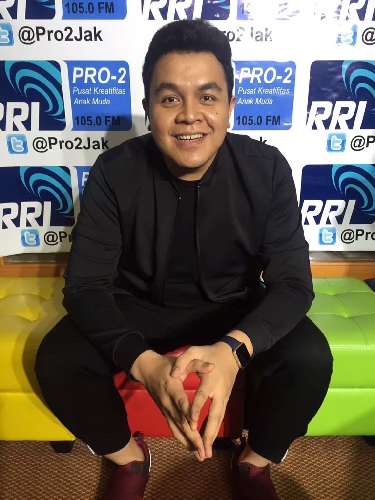 bimoardhi's tweet photo. @tulusm salah satu penyanyi tanah air yg memiliki karakter Vocal indah dengan lagu" syair penuh arti #TULUSdiPro2FM https://t.co/6hkPbxP5FN