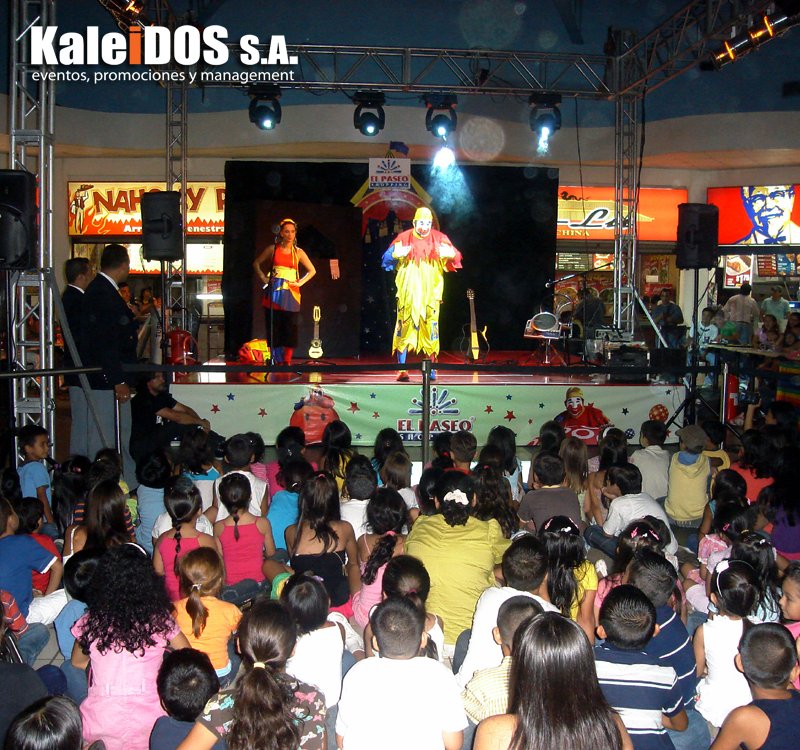 KaleidosSA's tweet photo. Show de #Payasos para niños. Contrataciones al: 2309801 - 2306719- 2304904
#Animacionesinfantiles #eventos https://t.co/si28f5rays