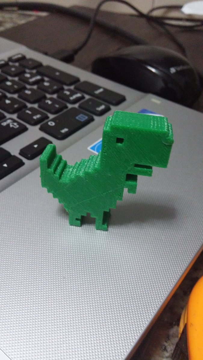 DeX7er's tweet photo. La tercera es la vencida! Sin calibrar aun. Ni yo la creo buen resultado. #cubeevolution #firstprint #prusa #chrome https://t.co/fJrlptgrvF
