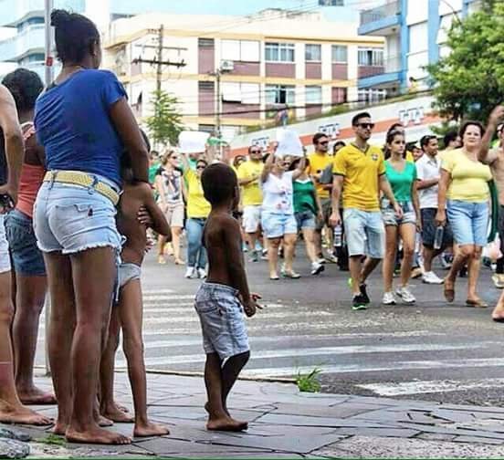 humansprotesto's tweet photo. BOA NOITE https://t.co/BBoX4mWBnq