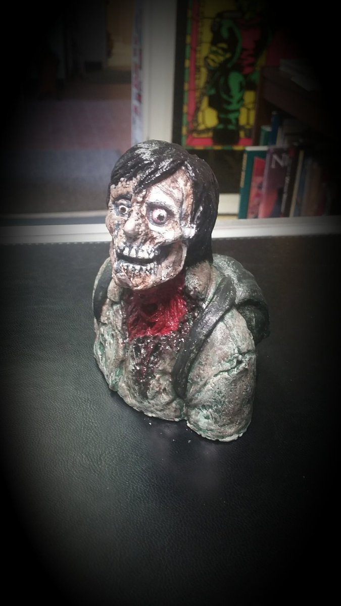 MatthewWilberg's tweet photo. "Movie Theatre" Jack finally finished. #AnAmericanWerewolfInLondon #StarvinArtist #HorrorArt https://t.co/u2Tw31dmQq