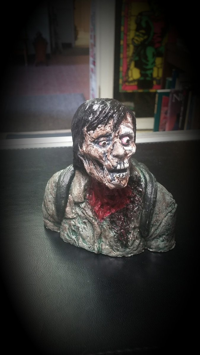 MatthewWilberg's tweet photo. "Movie Theatre" Jack finally finished. #AnAmericanWerewolfInLondon #StarvinArtist #HorrorArt https://t.co/u2Tw31dmQq