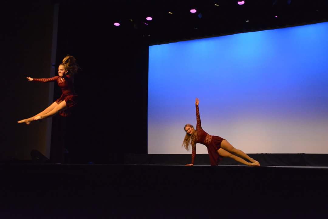 InsideOutDance's tweet photo. 2016 Competitive Showcase was epic #ioda #morebetter #1studio https://t.co/A0btCL93rc