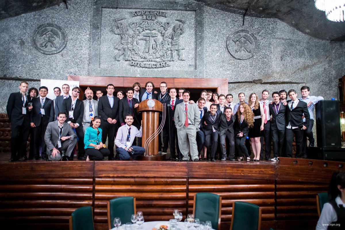 ieeeespstudents's tweet photo. #RecuerdosIEEE SYP Krakow 2014. Asistentes de Sección España y amig@s https://t.co/0Qix6RjGXJ