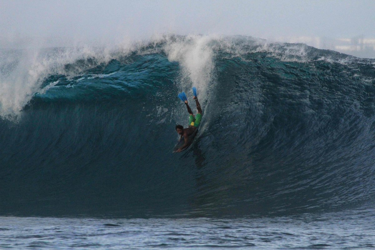 rannamaari's tweet photo. Jaatte' loves sliding down these monster waves at #Raalhugandu, he got arrested doing what he loved. #KeepOnSurfing https://t.co/8FVT7wYOyJ