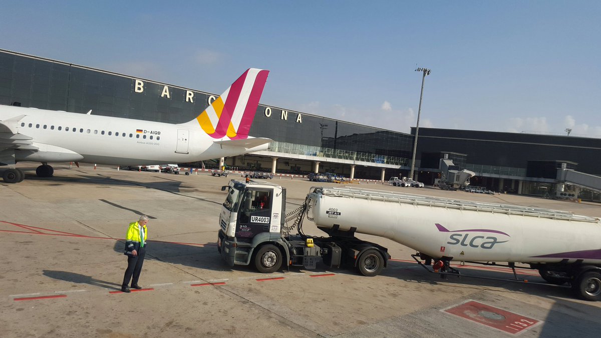 MartaSauri's tweet photo. Business trip #hotelomm destination #Amsterdam. Sales calls. Bye bye #barcelona https://t.co/aKegNFNXUc