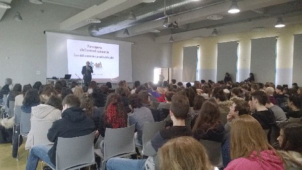 CCIAA_CMP's tweet photo. Porte aperte anche ad Asola! oggi #studenti domani imprenditori #ecosistemacamerale #alternanzascuola #IoPresente https://t.co/Idd9I5fgnm