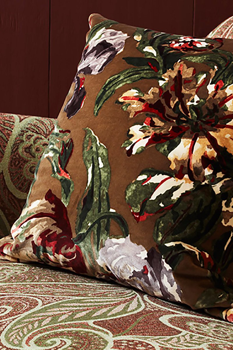 Jeanmonroprints's tweet photo. Our Tulipa #Velvet #print is recoloured &amp; printed on a #cotton #linen mix! Find out more at https://t.co/qHeybSjkb3 https://t.co/bNZ5iYO678