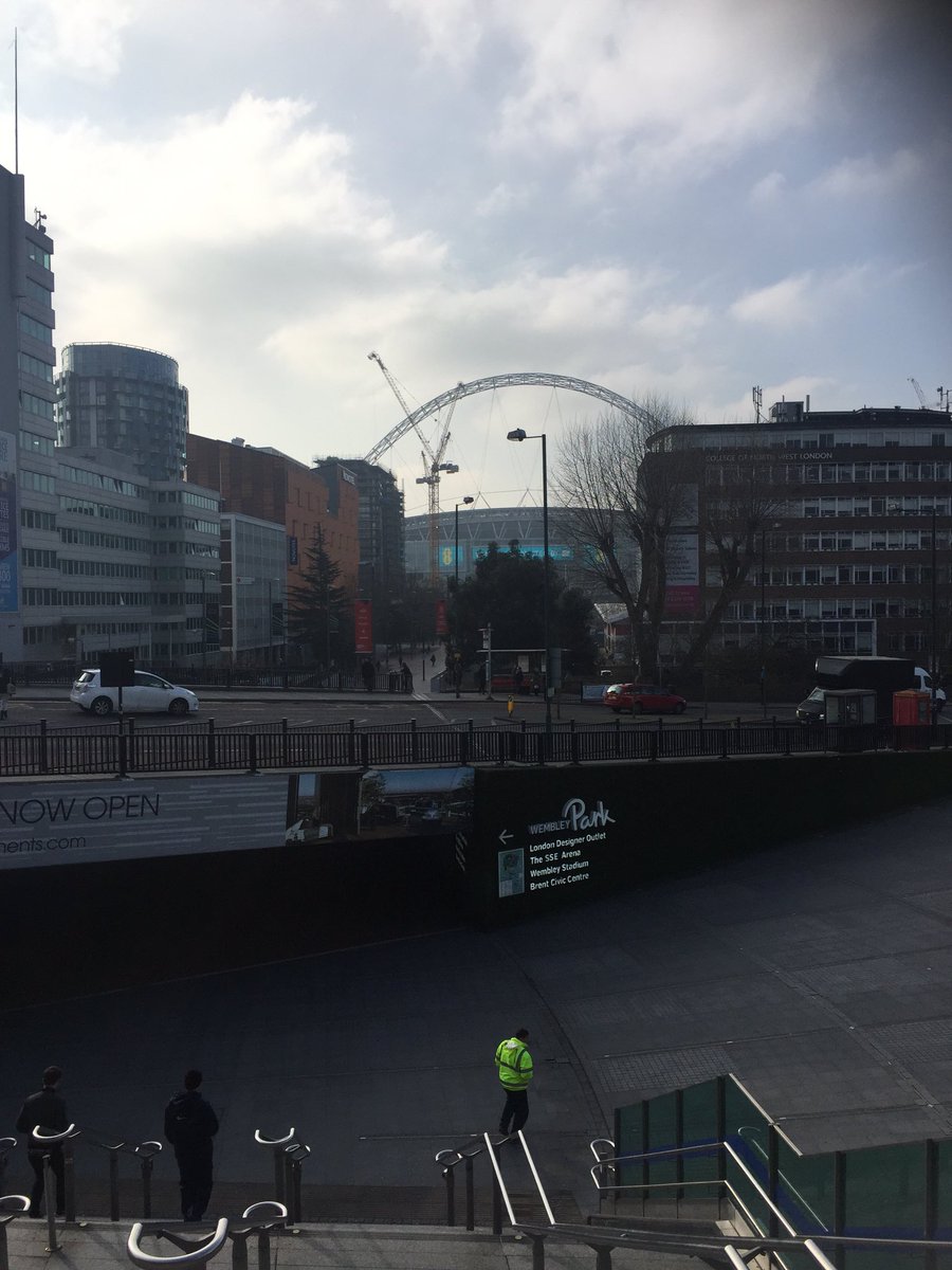 TribalReal's tweet photo. #lostinlondon @ToneFloreal @LondonRealTV @BradBurton help I feel like playing soccer https://t.co/EwMhi1vala