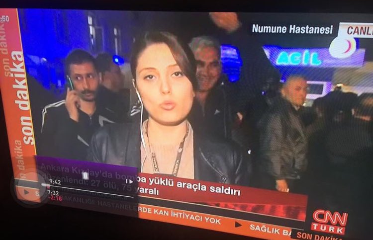 husynozdmr's tweet photo. şu arkada el sallayan var ya.. işte memleketin resmidir.. https://t.co/mhq1i8ttij