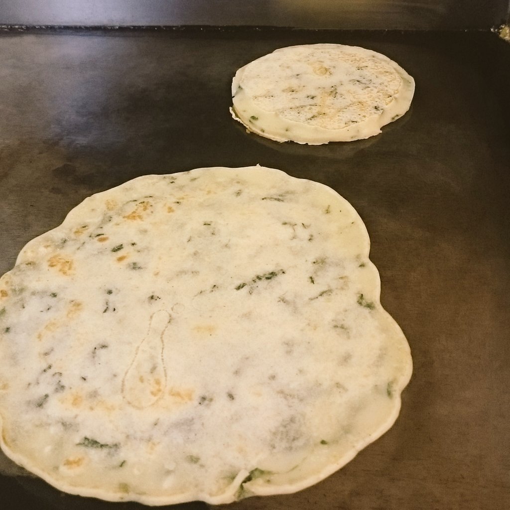 KennyGees2's tweet photo. Spinach flapjacks mk 1 https://t.co/nXy7Q3zlMQ