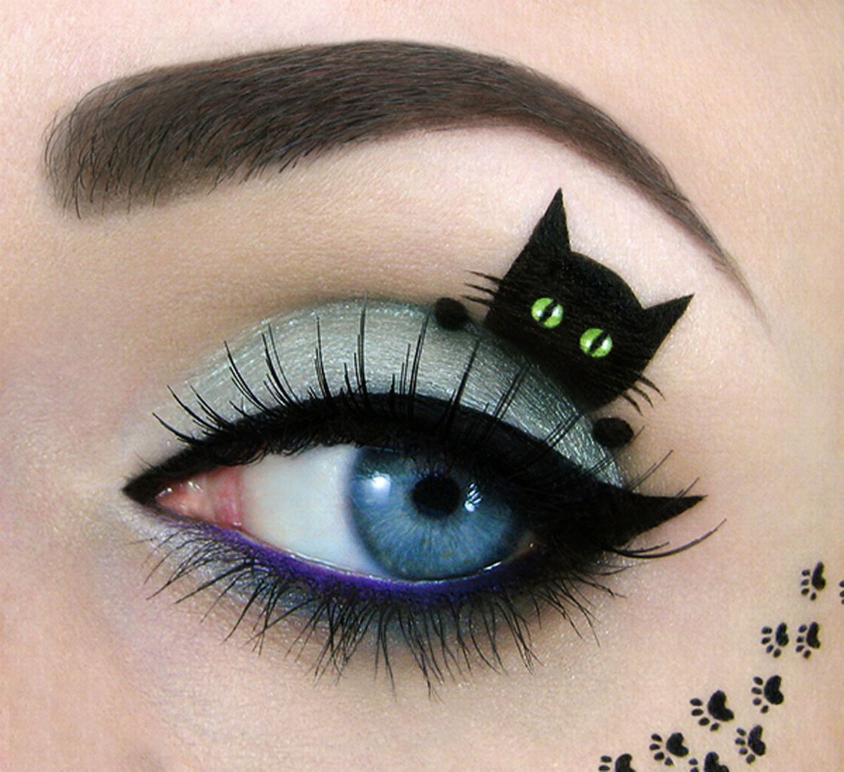 OMGFacts's tweet photo. You'll be blown away by the talent this woman has with just eye makeup. https://t.co/mTpCc4pc8b https://t.co/ml93RzZjpZ