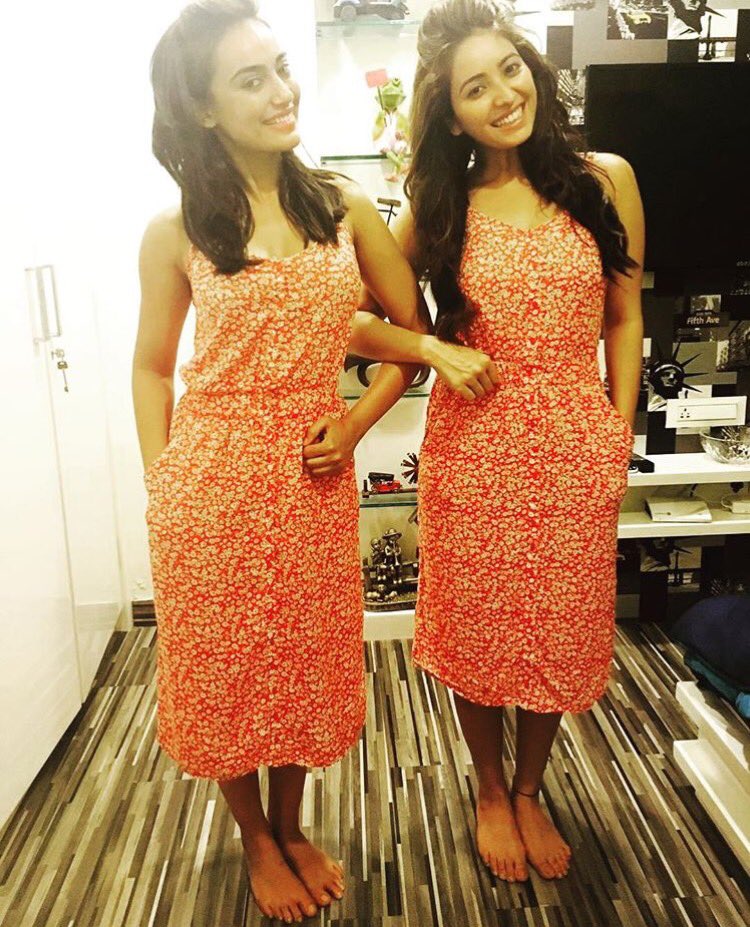 rithvikdworld's tweet photo. Sweet grils β€οΈβ€οΈ
#AshaNegi #SurbhiJyoti #friendstogehter #cuteess ππ https://t.co/2632Ihdjxd