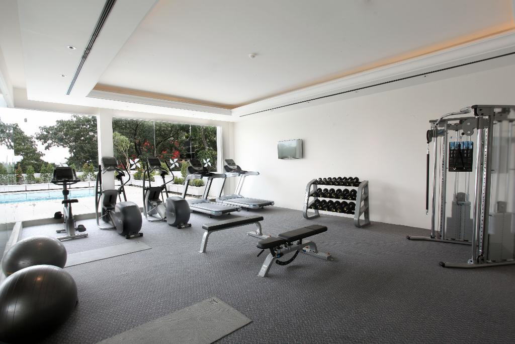 FourPointsBDG's tweet photo. Eat, sleep, workout! Best things to do at #FourPointsBandung. Free gym time for all guest. Also try the pool! https://t.co/aWPvNJDleo
