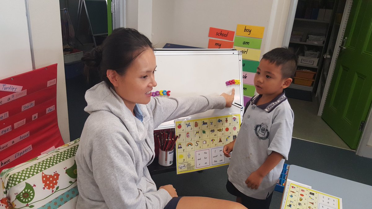 lisa_n9's tweet photo. #LOLCVPS Sort letters-> Draw attention to similarities &amp; Ss learn to identify letters rapidly @CanleyValePS @mtb1611 https://t.co/CZYiLSRPhl