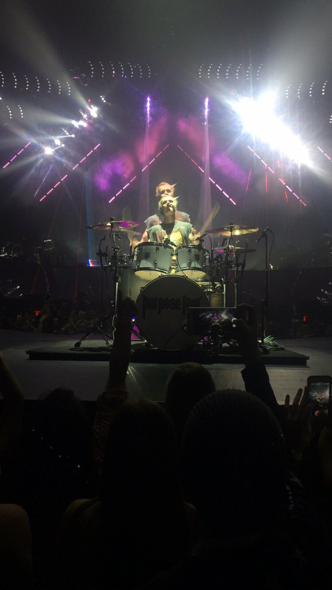 MariroseLovesJB's tweet photo. Tonight was the best night of my life @justinbieber https://t.co/TqoZmZrrJD