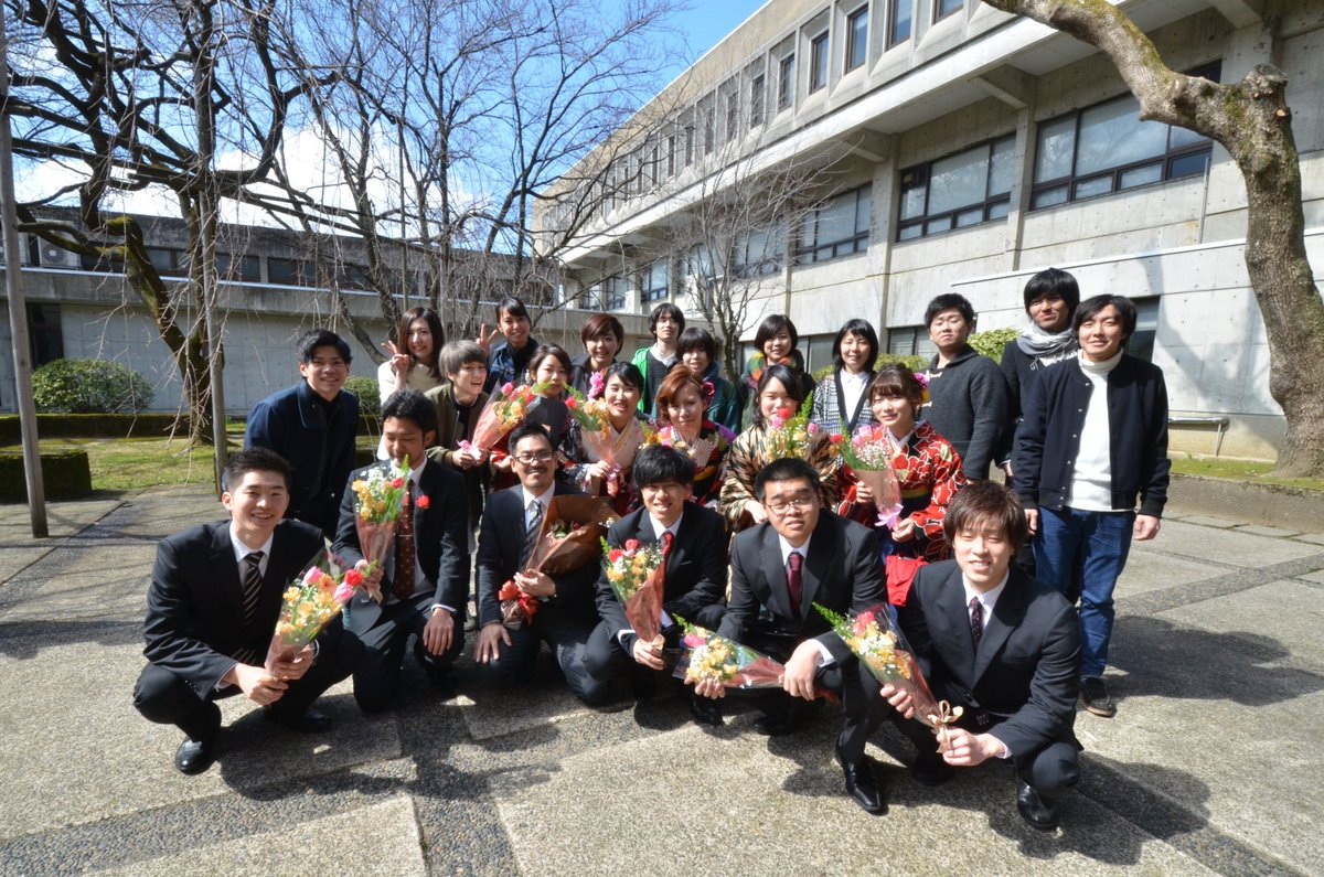 ketasa2828's tweet photo. 卒業しちゃったーやだーかなしー
先輩方ご卒業おめでとうございます！！
宮下研大好きだー！！！ https://t.co/LLVHn32Z3M