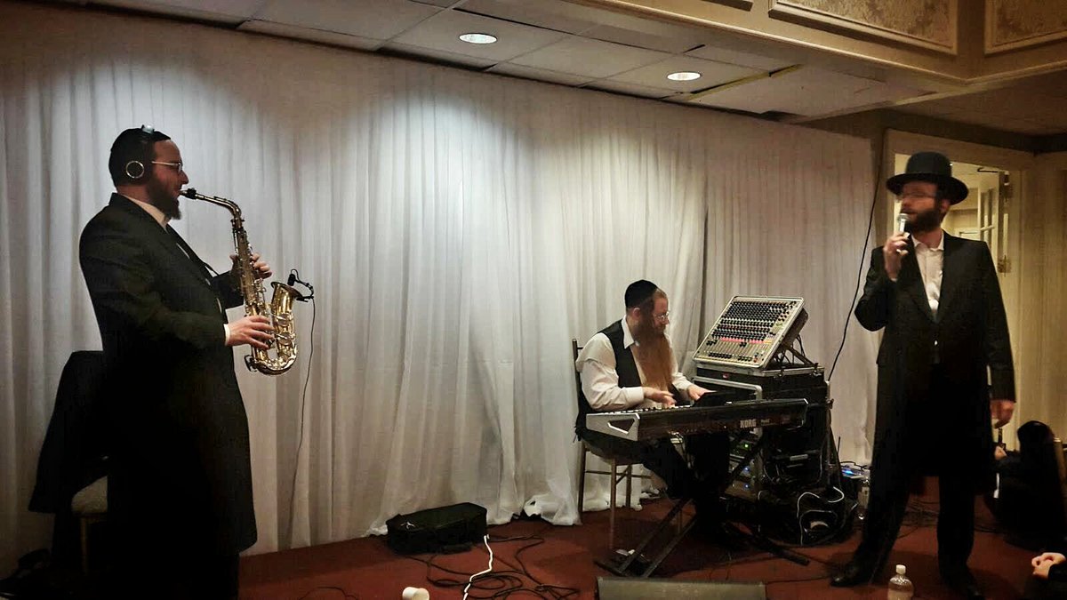 MenachMoskowitz's tweet photo. Wedding tonight with @ReuvenGross on keys and @RebZevy on Sax #startoftheweek #fullweekahead https://t.co/Gfndip0hnR