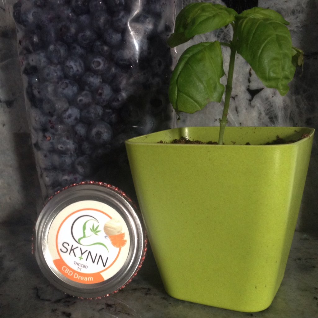 SkynnInc's tweet photo. #cbddream #bodybudder #Cannabis #painrelief #antiinflammatory #antioxidant #loveyourbody #aromatherapy #infused https://t.co/ty0IGmNtst