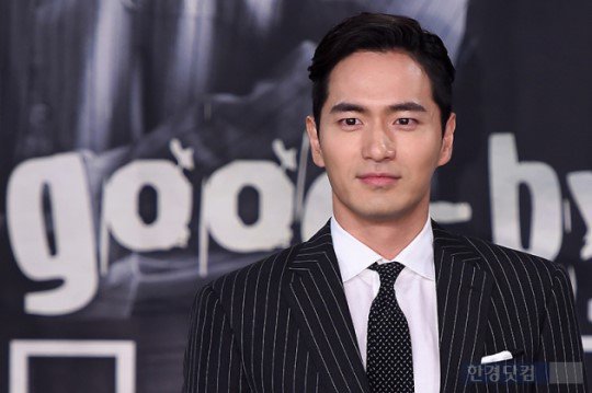 #이진욱 #굿바이미스터블랙 #제작발표회 #등장부터_후광철철 #시선강탈 [이진욱] MBC 새 수목드라마 <굿바이 미스터 블랙> 제작 발표회에서 멋진...