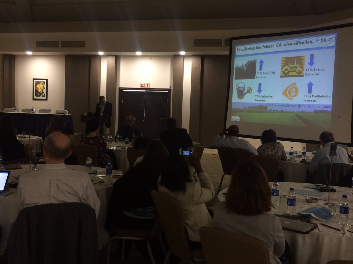 ajarviscali's tweet photo. Rob Bertram from @FeedtheFuture talks up how the @CSISAProject is fundamentally climate smart @cgiarclimate https://t.co/3bBZ6m8ITq