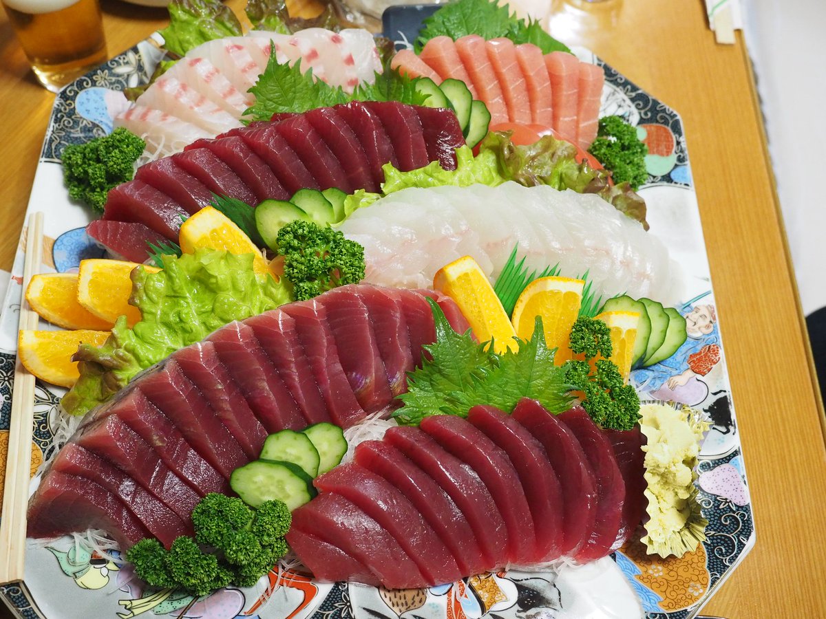 もと No Twitter 高知のおきゃく ホームパーティ ではお馴染みの皿鉢料理 さわちりょうり です 大皿に寿司とか色々な料理を多人数分盛り付けています この日のメバチマグロとカツオの刺身は最高でした 飯テロ 皿鉢料理 高知家 T Co gymxrpat もと No Twitter 高知のおきゃく ホームパーティ ではお馴染みの皿鉢料理 さわちりょうり です 大皿に寿司とか色々な料理を多人数分盛り付けています この日のメバチマグロとカツオの刺身は最高でした 飯テロ 皿鉢料理 高知家 T Co gymxrpat