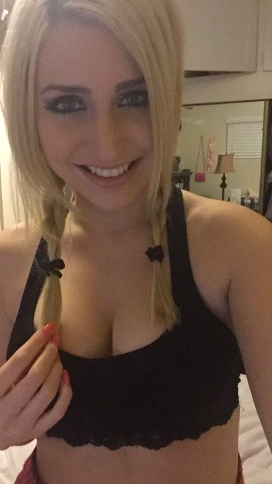 It was fun being your naughty little school girl slut tonight on @MyFreeCams 😘 https://t.co/fVkVNmyZ
