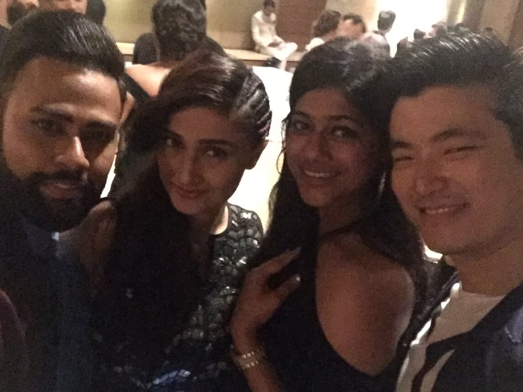Another pic from the colors party#funnite#jhalakreunion#friends@iraginikhanna <a href="/MeiyangChang/">Ｍｉｓｔｅｒ　Ｃｈａｎｇ</a> <a href="/iAmVJAndy/">Andy Kumar</a> 😘