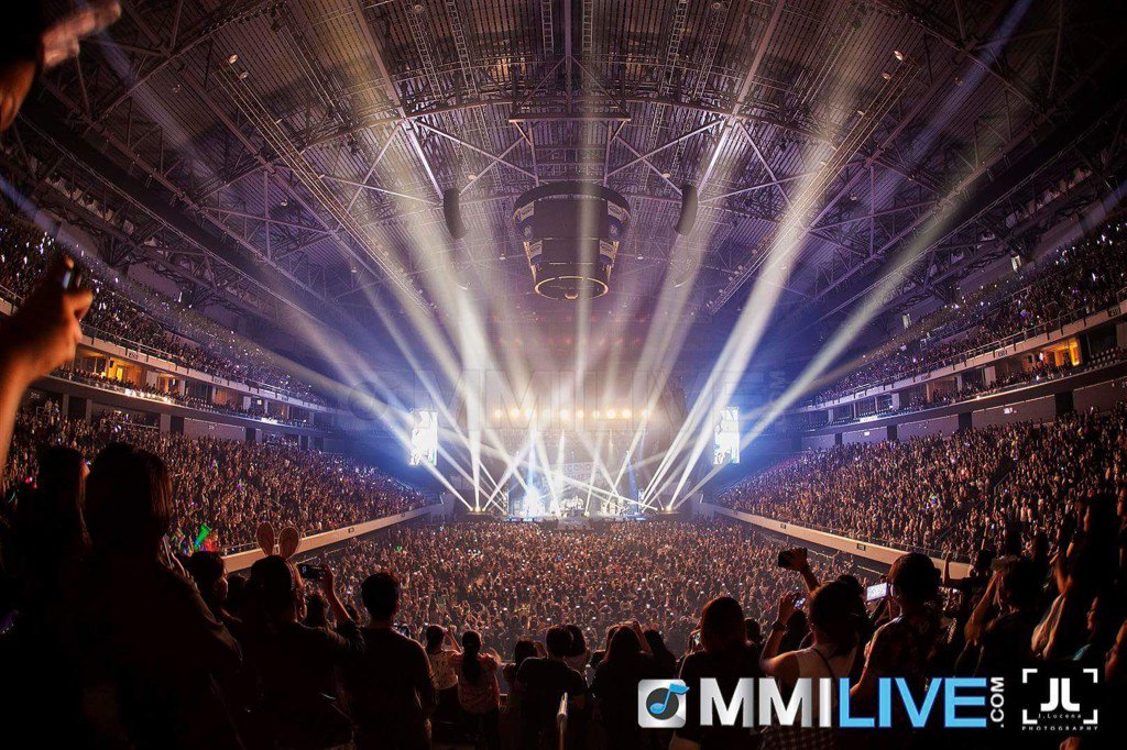 5SOSAsia_'s tweet photo. "This is my favorite show. Ever." #SLFLMNL #SLFLManila https://t.co/dHSum7pnP9