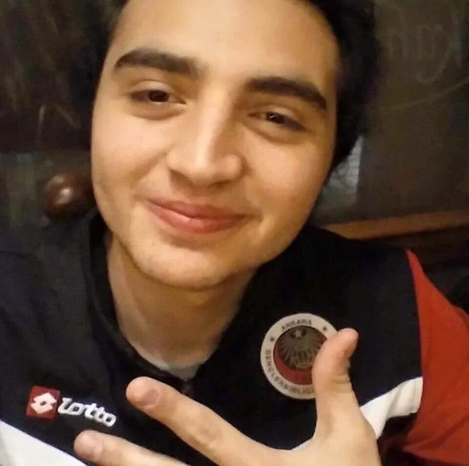 Ankara Güvenpark'taki patlamada Gençlerbirliği taraftarı, tribün arkadaşımız Elvin Buğra Arslan'ı kaybettik.