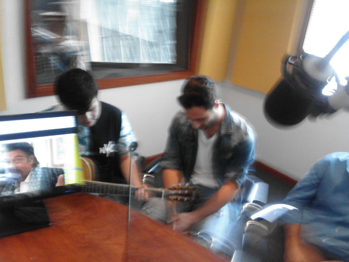 BroosDennill's tweet photo. @ROMusicDuo live on #pArticipateRadio - action shot (hence blur ;). Great single: #WhatYouLike. @Radio2Day https://t.co/dvvXsbKSDz