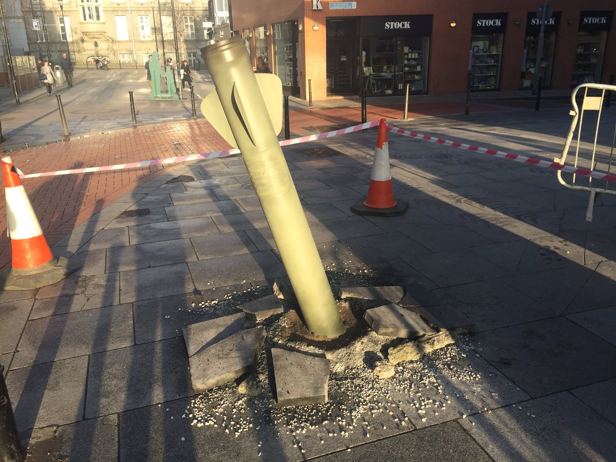 GOAL_Global's tweet photo. Thankfully this isn't a regular sight in Dublin. #NowYouKnow stand #WithSyria https://t.co/imr0E6GSXn