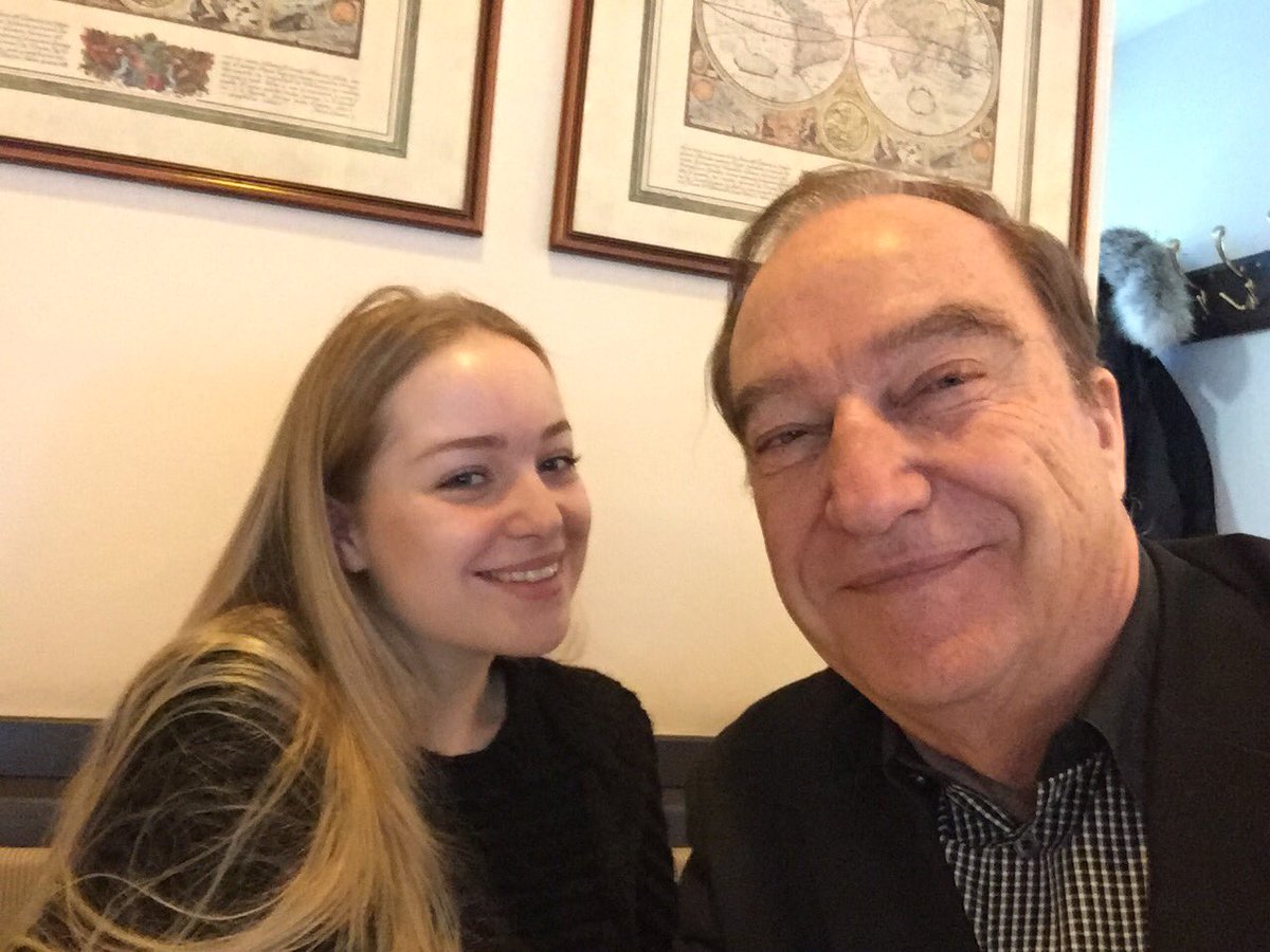 Gestern mit meiner "kleinen" Tochter beim Mittagessen. Auch sie möchte nach dem Abi 2017 Architektur studieren ! 😘