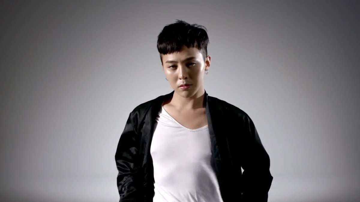 GD_WORLDWIDE's tweet photo. [CAPS] MOONSHOT CUSHION CF

#GD #빅뱅 #지드래곤 #GDRAGON https://t.co/hSAE42prxP