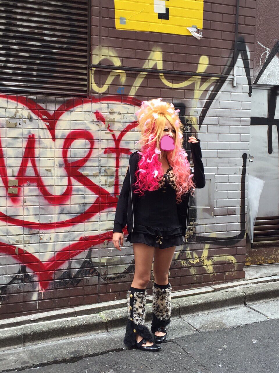 Genex 所属るぃめろ姫 どっちが似合ってると思う ギャル服で黒 ヒョウ柄のるぃめろ いいね マイメロたん ピンクピンクのるぃめろ Rt T Co Qxb9wxa2vj Twitter