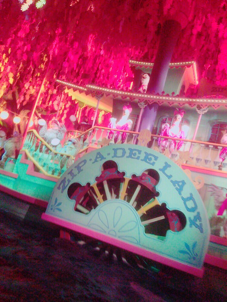 kenta19991206's tweet photo. やーーーっと✨✨✨
ディズニーランドの年パス買った😁
萩尾と一緒に買って、もういきなりきたよ🙈🙈✨   
めーーーっちゃ楽しい😊😊✌️
今年、1年楽しむわ😇😇😇✨✨ https://t.co/Z6omheDGy6