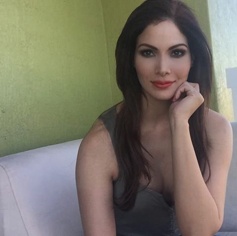 CynthiaOlavArg's tweet photo. Feliz inicio de semana reina @CYNTHIAOLAV 🎈
Que tengas un gran dia, te amo ❤😚 https://t.co/B3tlRzuSFk