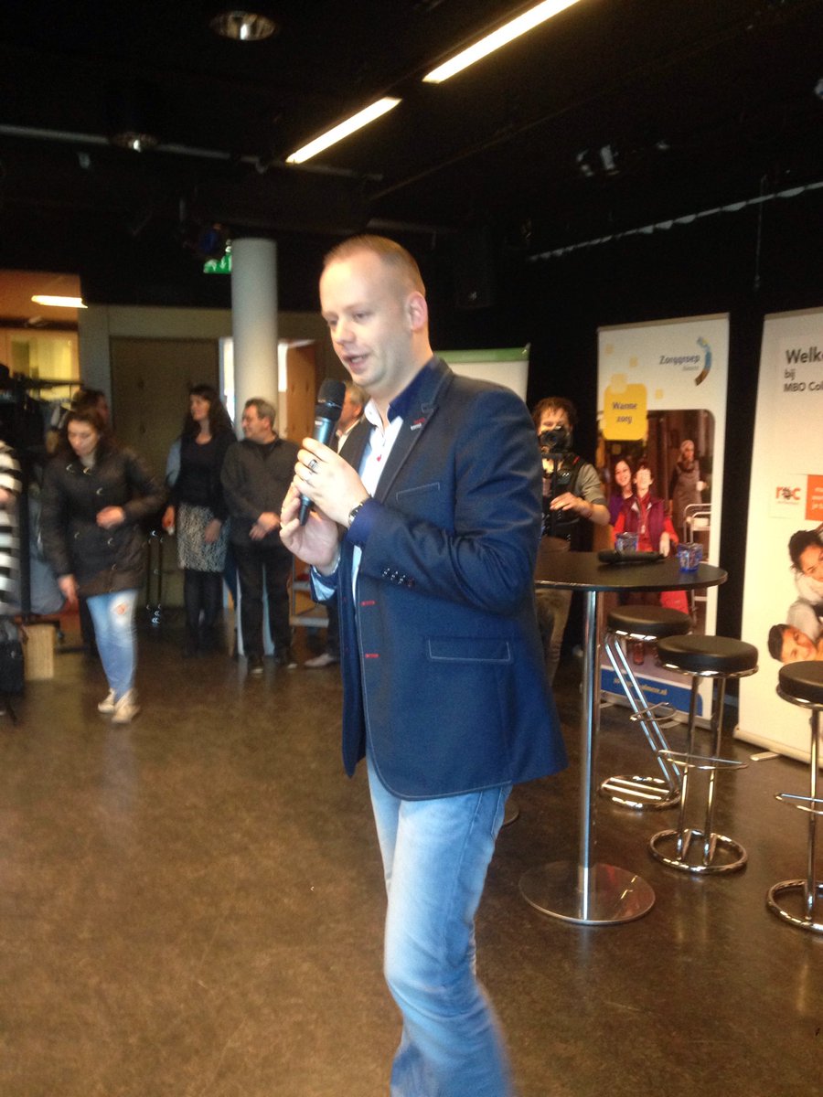 HestervdSluis's tweet photo. @ZorggroepAlmere Michael vd Ploeg @ROCvanFlevoland tijdens start van de kickoff van #wzw2016 https://t.co/tkL0aRCspj
