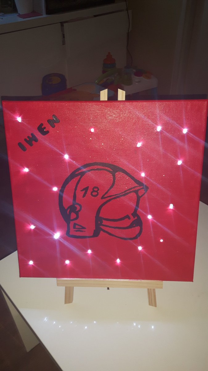 LauriePlevert's tweet photo. Tableau  lumineux  personnalisée  casque  de pompier https://t.co/KmNZMW205a