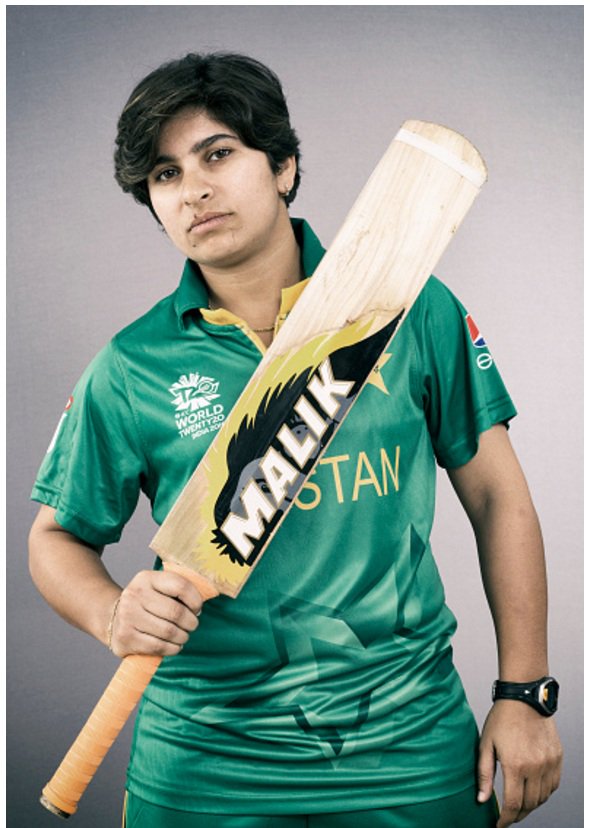 faizanlakhani's tweet photo. The "Lady-Lala", Pakistan Women Cricket team's player Nida Dar during team's official photo session. #Pakistan https://t.co/VdpxXIARCx