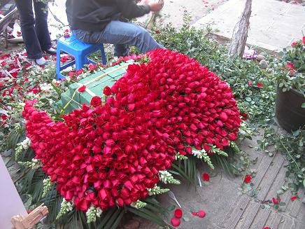 画像 薔薇の花999本の花言葉 何度生まれ変わっても貴方を愛す 999本 までいくと 何度生まれ変わっても貴方を愛するという意味になるよ 実際にもらったら驚きの本数 Matomehub まとめハブ 画像 薔薇の花999本の花言葉 何度生まれ変わっても貴方を愛す 999本 までいくと 何度生まれ変わっても貴方を愛するという意味になるよ 実際にもらったら驚きの本数 Matomehub まとめハブ