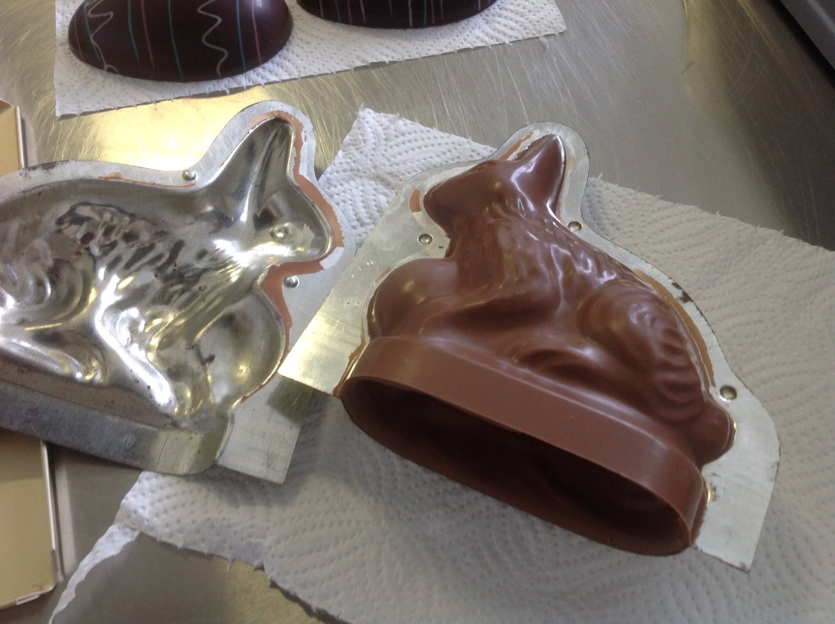 sjukla's tweet photo. Easter bunny success with ancient metal mould #easter#metalmould#chocolatebunny#sjukla https://t.co/vL1pFvYMHa
