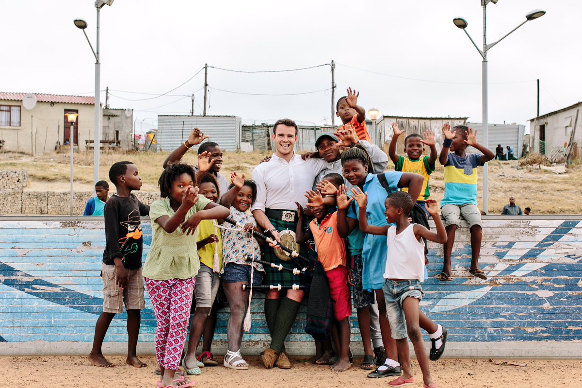 FirstPiper's tweet photo. Kids of Khayelitsha dishing out smiles π Thank you @GrassrootSoccer / @PeaceCorps for setting this up ππ» #BagPipeCT https://t.co/abdNx1Ls4g